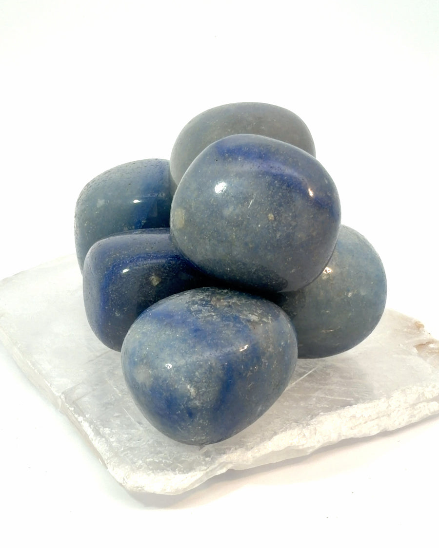 Tumbled Dumortierite