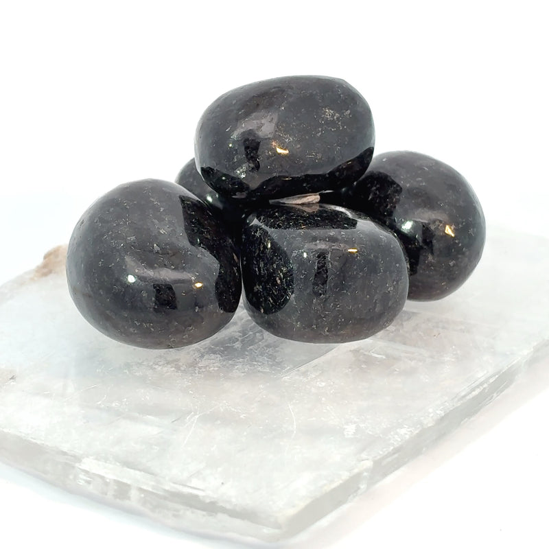 Tumbled Nuumite