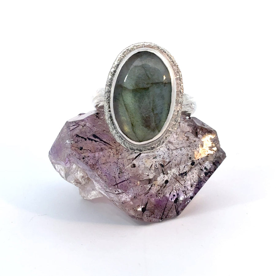 Labradorite Ring with Textured Border and Patterned Band